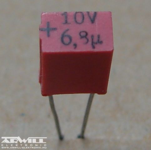 6,8uF, 10V, tantál kondenzátor