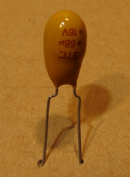 68uF, 16V, tantál kondenzátor
