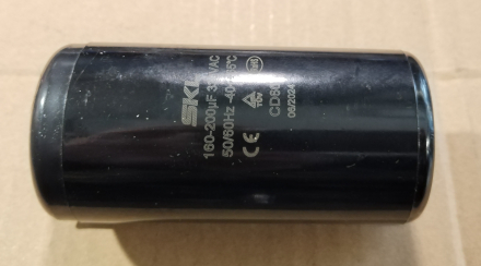 160-200uF, indító kondenzátor
