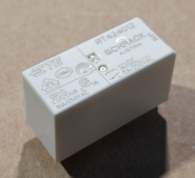 RT424012 relé, 12V, 2x8A