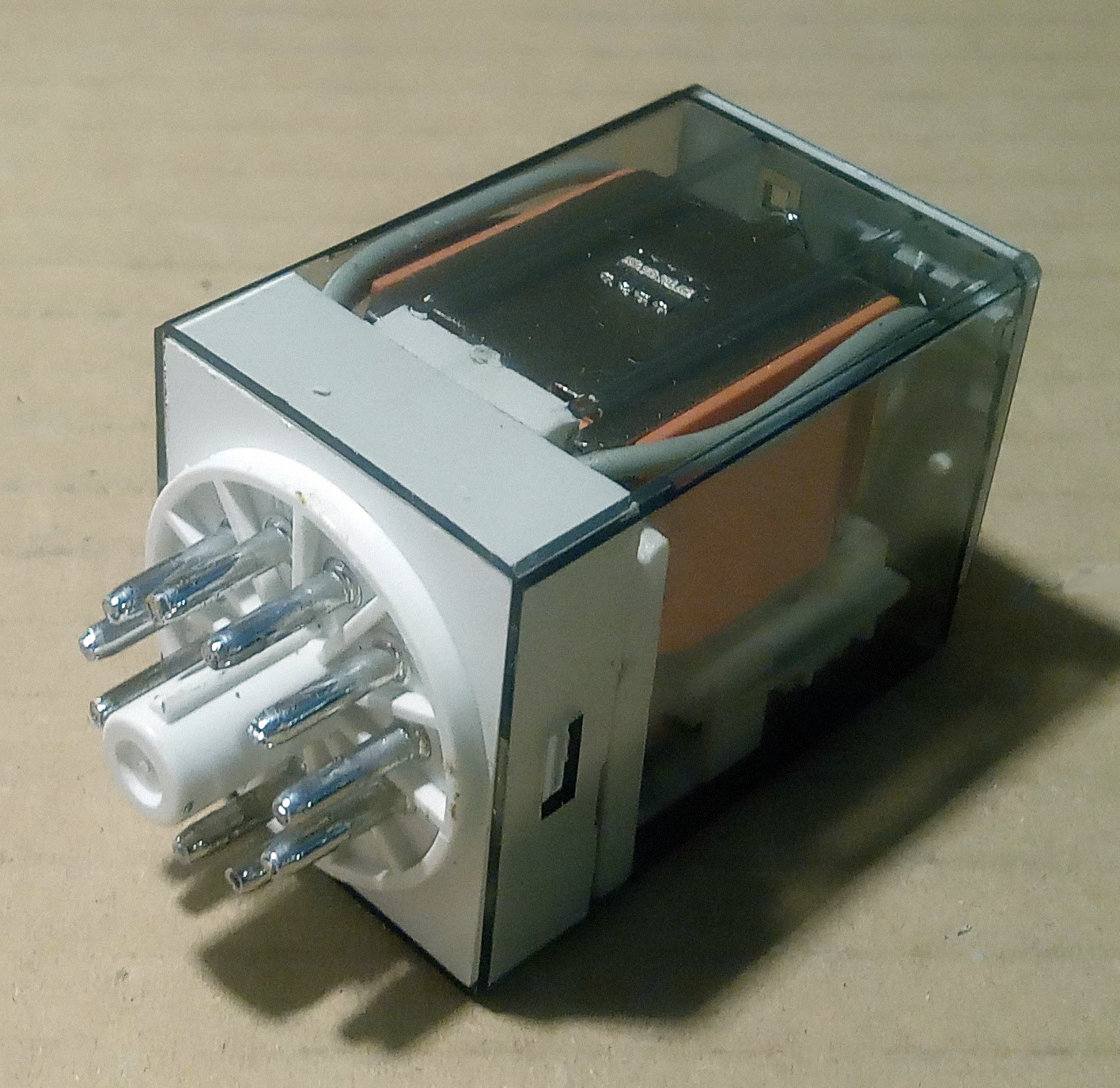 JQX-6013 = 60.13.8.230.0040 relé, 230V, 3x10A - Árwill Elektronic