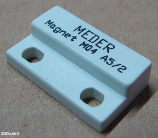 M-04, reed mágnes